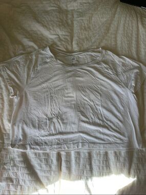 all in motion White Short Sleeve Crop Tee